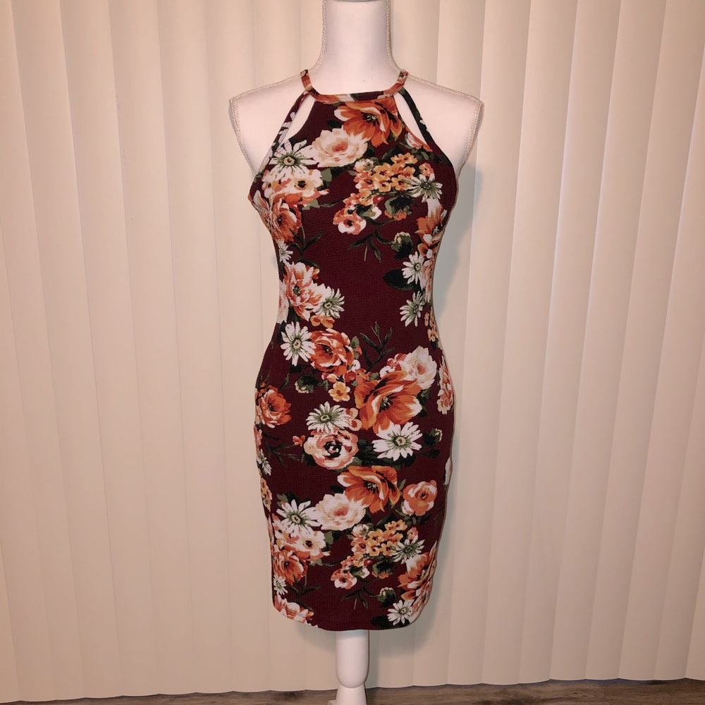 Casual sleeveless summertime dress, floral print